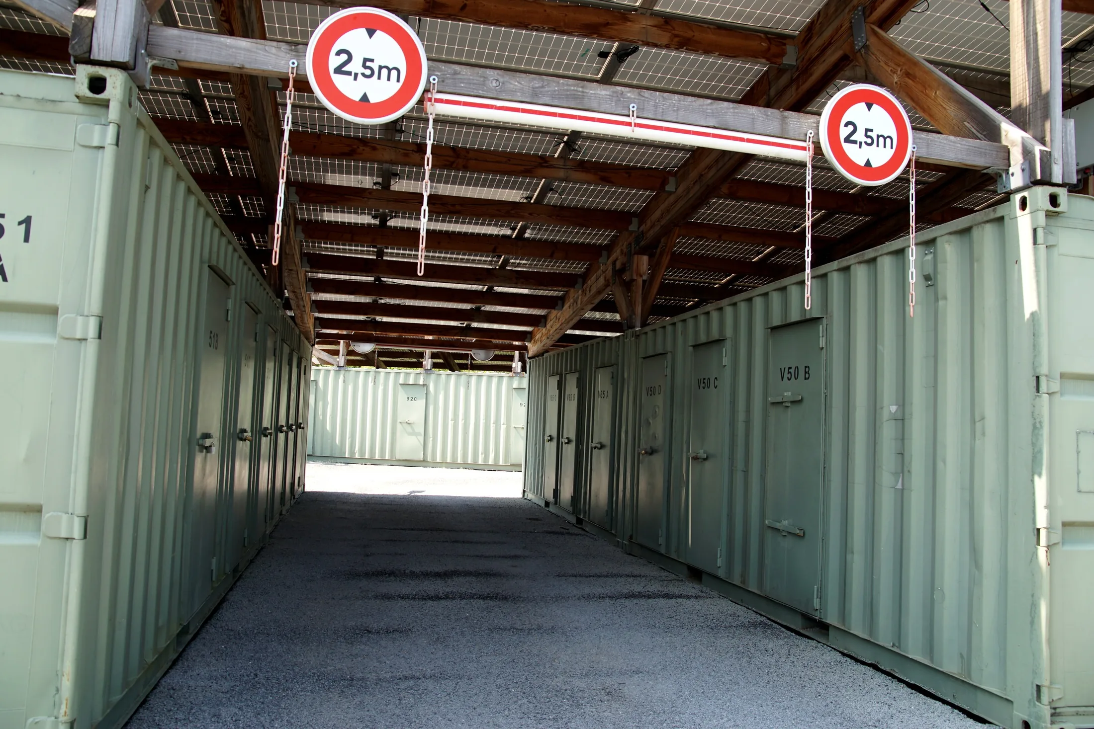 Vue extérieure des box de STOCKAGE 07 à Aubenas